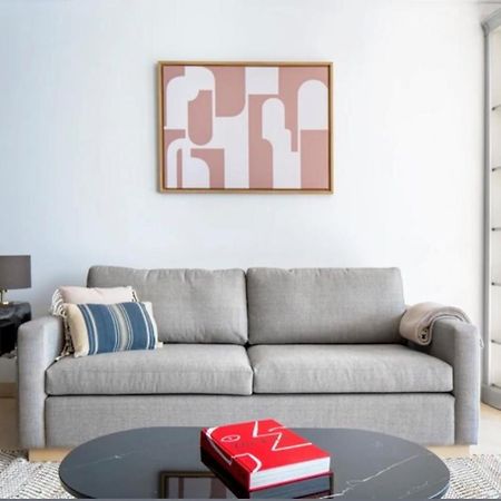Bright 1Bedroom Apartment Centrally Located With Most Beautiful Views From Seine At 10 Minutes Walking From Beaugrenelle Shopping Mall And Eiffel Tower Parijs Buitenkant foto