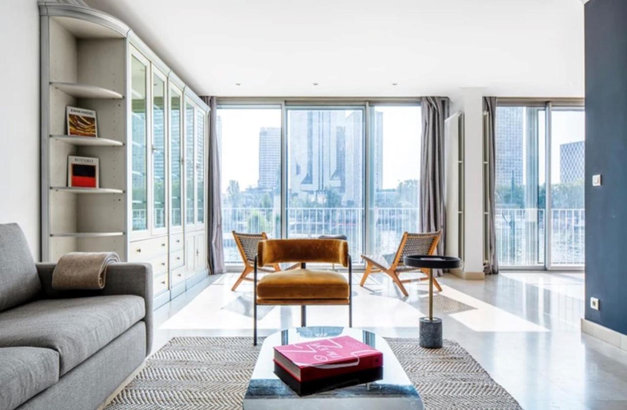 Bright 1Bedroom Apartment Centrally Located With Most Beautiful Views From Seine At 10 Minutes Walking From Beaugrenelle Shopping Mall And Eiffel Tower Parijs Buitenkant foto