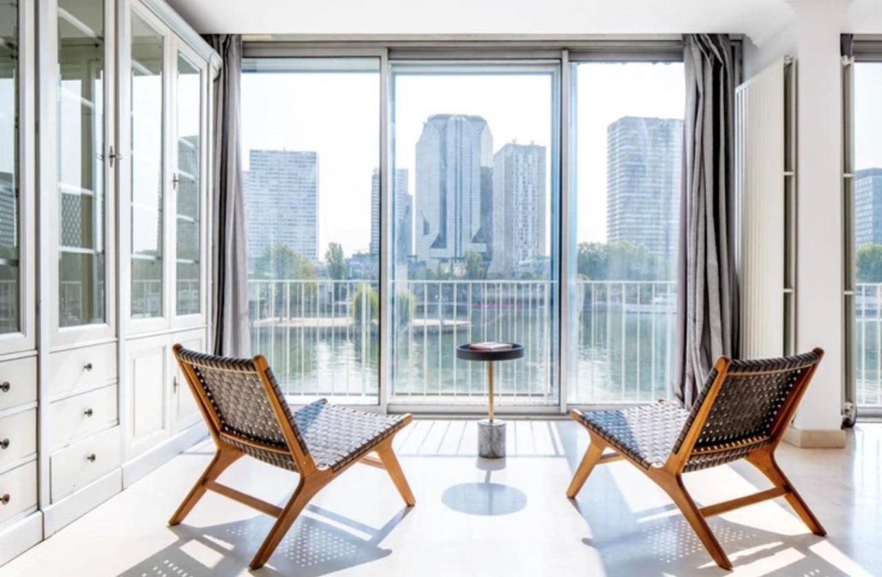 Bright 1Bedroom Apartment Centrally Located With Most Beautiful Views From Seine At 10 Minutes Walking From Beaugrenelle Shopping Mall And Eiffel Tower Parijs Buitenkant foto